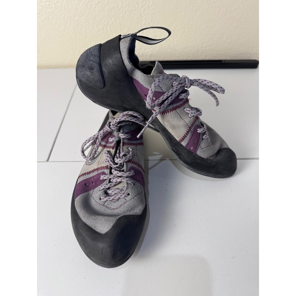 Scarpa Rock Climbing Shoes Women 8 Grey Purple Lace Up Athletic Bouldering Sport